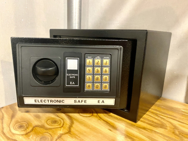 金庫　鍵　開かない